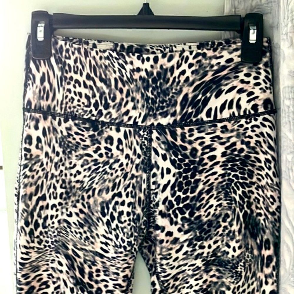 Betsey Johnson Performance Leggings, Animal Print S